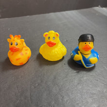 Load image into Gallery viewer, 3pk Bath Ducks
