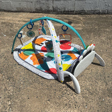 Load image into Gallery viewer, 4-in-1 Kickin' Tunes Music &amp; Language Discovery Activity Playmat Battery Operated
