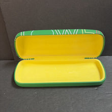 Load image into Gallery viewer, Sunglasses Case (Flower by Drew Barrymore)
