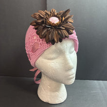 Load image into Gallery viewer, Girls Knit Flower Hat
