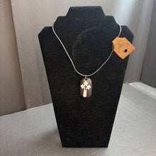 Load image into Gallery viewer, Cross Pendant Necklace (NEW) (Hong Zhou Jewelry)
