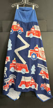 Load image into Gallery viewer, Firetruck Hooded Bath Towel (Bayrtic)
