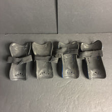 Load image into Gallery viewer, 2pk Boys Soccer Shin Guards
