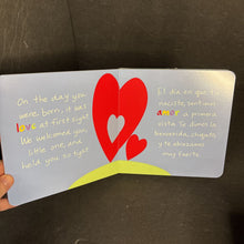 Load image into Gallery viewer, Welcome Little One (A Love Letter To You) / Bienvenido Chiquito (Una carta de amor para ti) (Sandra Magsamen) (English/Spanish) -board
