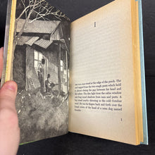 Load image into Gallery viewer, Sounder (William H. Armstrong) (Weekly Reader Children's Book Club) -chapter hardcover
