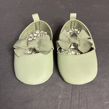 Load image into Gallery viewer, Girls Shoes
