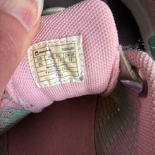 Load image into Gallery viewer, Girls Sneakers
