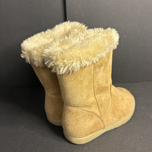 Load image into Gallery viewer, Girls Sparkly Winter Boots
