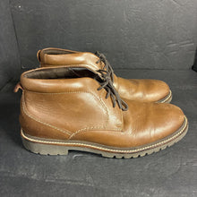 Load image into Gallery viewer, Boys Classic Break Chukka Boots
