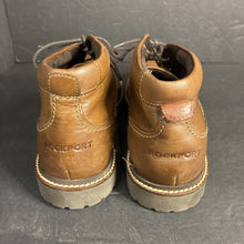Load image into Gallery viewer, Boys Classic Break Chukka Boots
