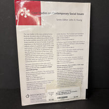 Load image into Gallery viewer, Migrants to the Coasts: Livelihood, Resource Management, and Global Change in the Philippines (James E. Eder) (Wadsworth Cenage Learning: Case Studies on Contemporary Social Issues) (Notable Place) (Ages 16+) -educational paperback
