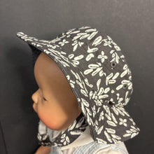 Load image into Gallery viewer, Boys Sun Hat
