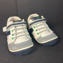 Load image into Gallery viewer, Boys Shoes
