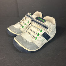Load image into Gallery viewer, Boys Shoes
