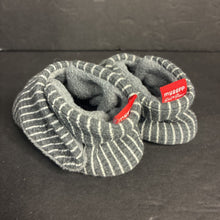 Load image into Gallery viewer, Girls Striped Slippers (Myggpp)
