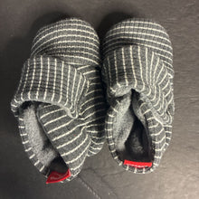 Load image into Gallery viewer, Girls Striped Slippers (Myggpp)
