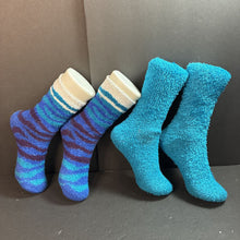 Load image into Gallery viewer, 2pk Girls Fuzzy Socks

