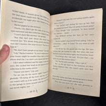 Load image into Gallery viewer, Drop-Dead Gorgeous (Elizabeth Lenhard) (Rotten Apple) -chapter paperback
