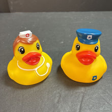 Load image into Gallery viewer, 2pk Bath Ducks

