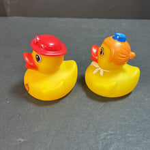 Load image into Gallery viewer, 2pk Bath Ducks
