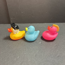 Load image into Gallery viewer, 3pk Bath Ducks
