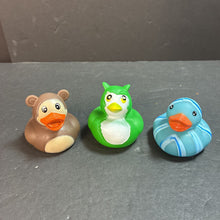 Load image into Gallery viewer, 3pk Bath Ducks
