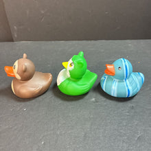 Load image into Gallery viewer, 3pk Bath Ducks

