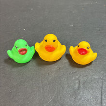 Load image into Gallery viewer, 3pk Mini Bath Ducks
