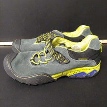 Load image into Gallery viewer, boys shoes
