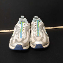 Load image into Gallery viewer, girls sneakers
