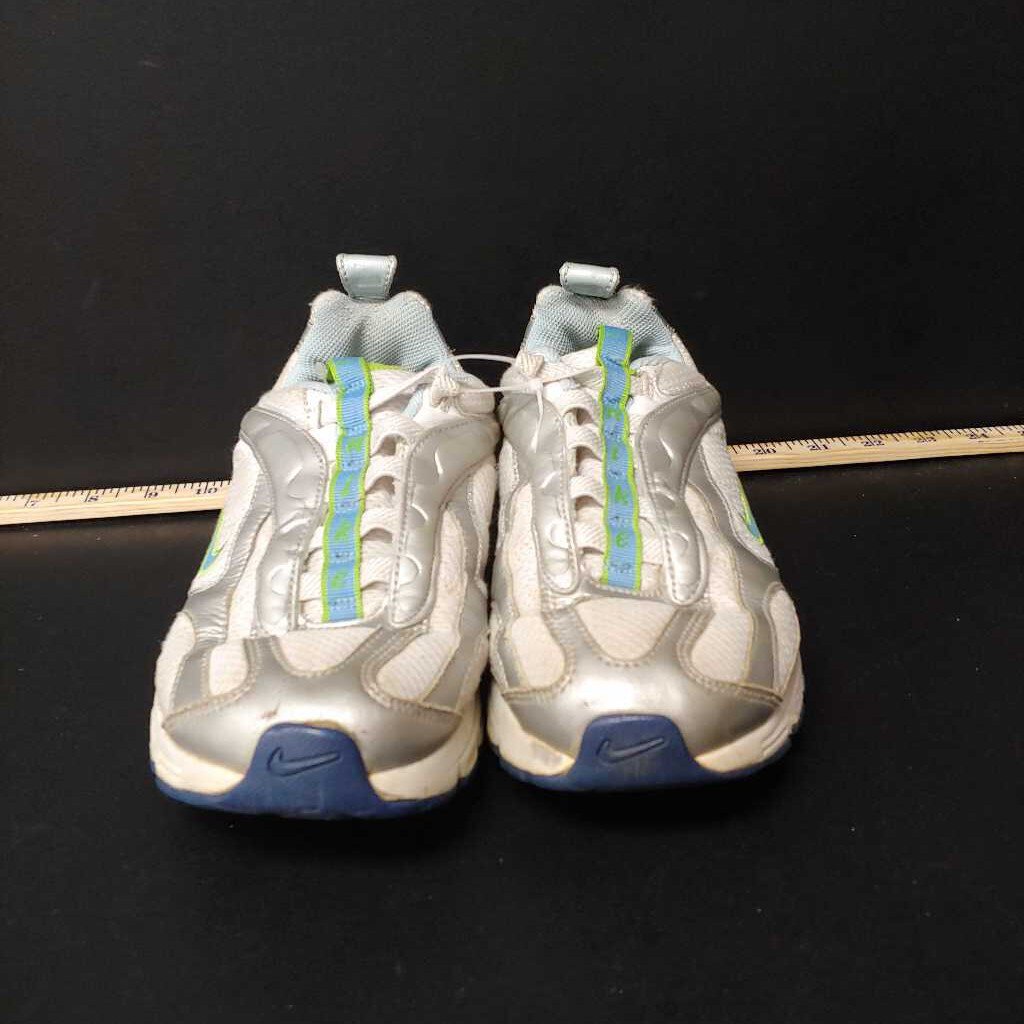 girls sneakers