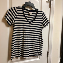 Load image into Gallery viewer, striped top
