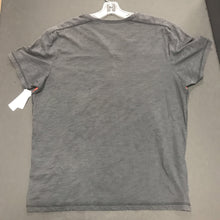 Load image into Gallery viewer, striped shirt
