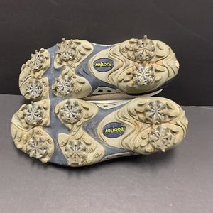 Golf cleats