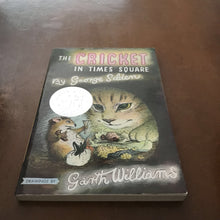Load image into Gallery viewer, The Cricket in Times Square (Garth Williams) -chapter
