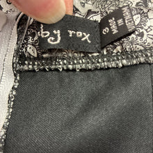 Load image into Gallery viewer, Formal flowers dress w/bow
