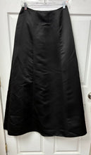 Load image into Gallery viewer, skirt
