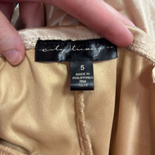 Load image into Gallery viewer, dress
