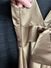 Load image into Gallery viewer, dress
