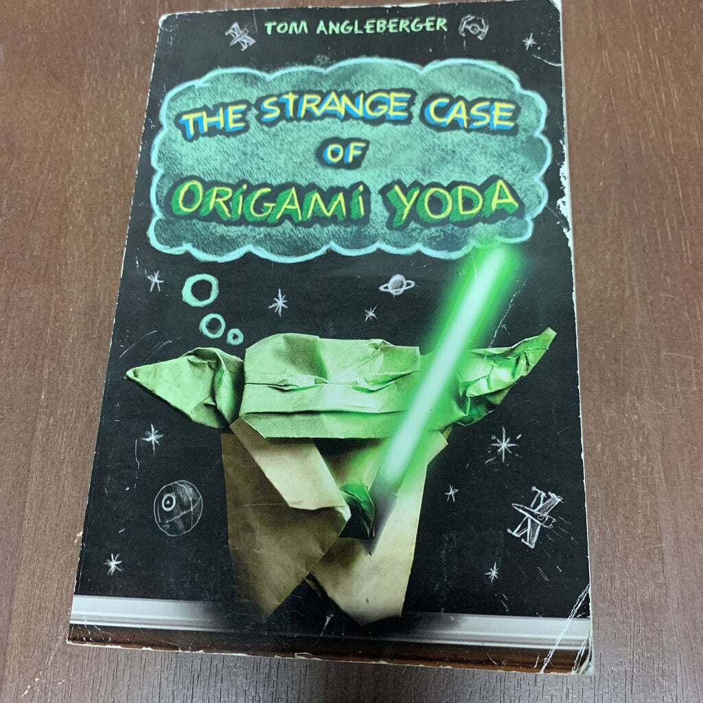 The Strange Case of Origami Yoda (Origami Yoda / Star Wars) (Tom Angleberger) -character series paperback