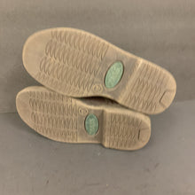 Load image into Gallery viewer, Boy shoes
