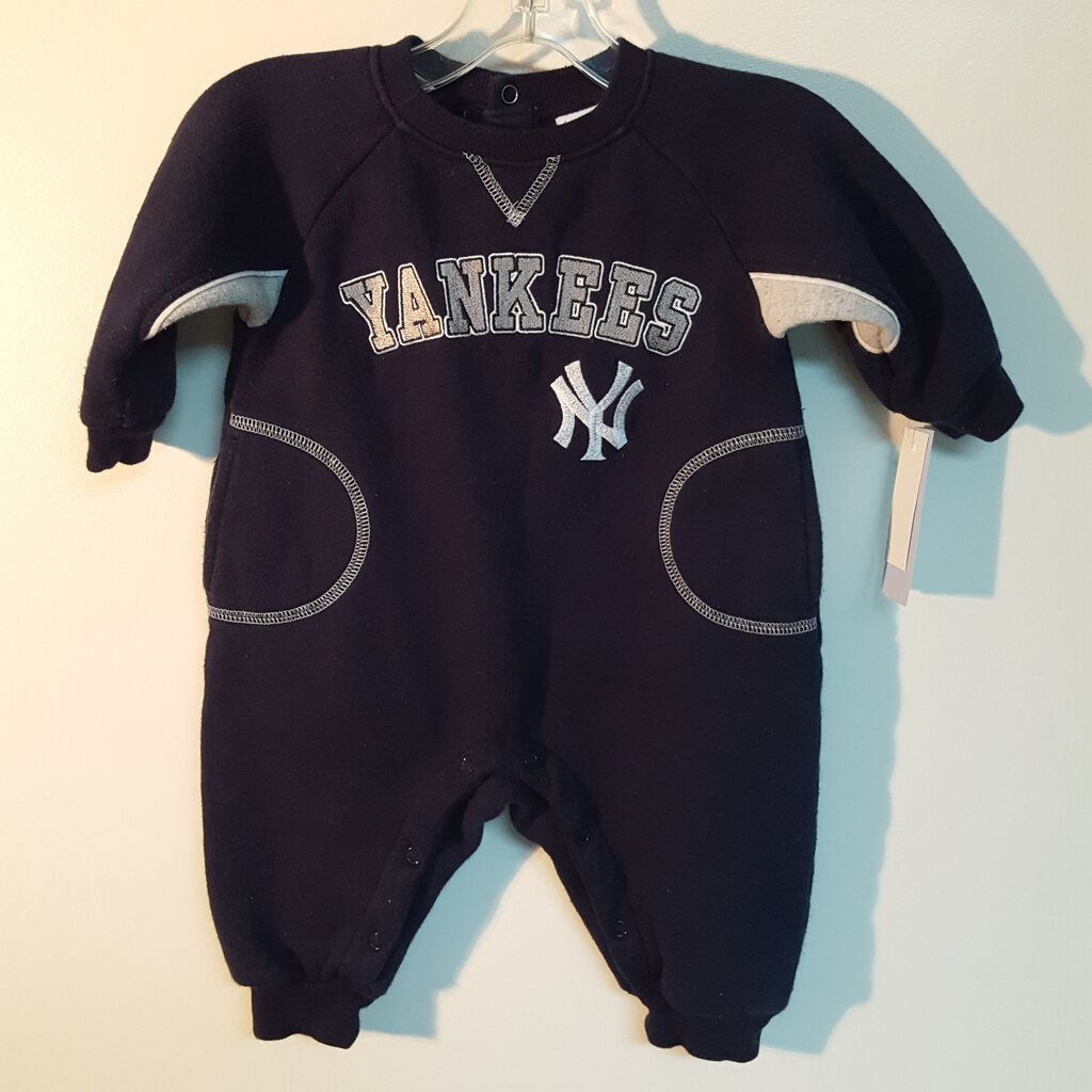 NY Yankees outfit