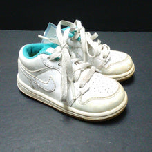Load image into Gallery viewer, boy sneaker
