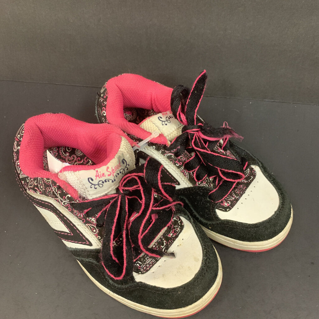 girl sneakers