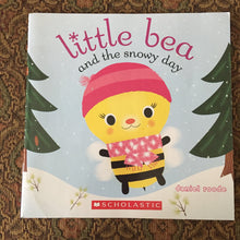 Load image into Gallery viewer, Little Bea and the snowy day (Daniel Roode)- paperback
