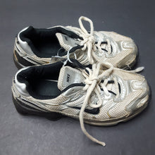 Load image into Gallery viewer, Boy sneakers
