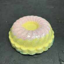Load image into Gallery viewer, Sea Bath Bomb Grapefruit Berry (NEW)
