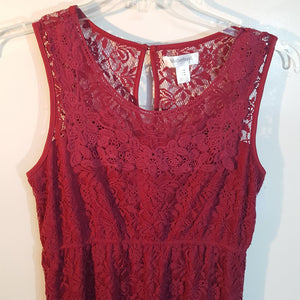 sleeveless lace dress