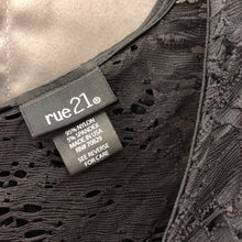 Load image into Gallery viewer, lace top
