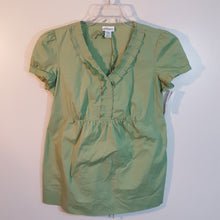 Load image into Gallery viewer, Solid Vneck Top
